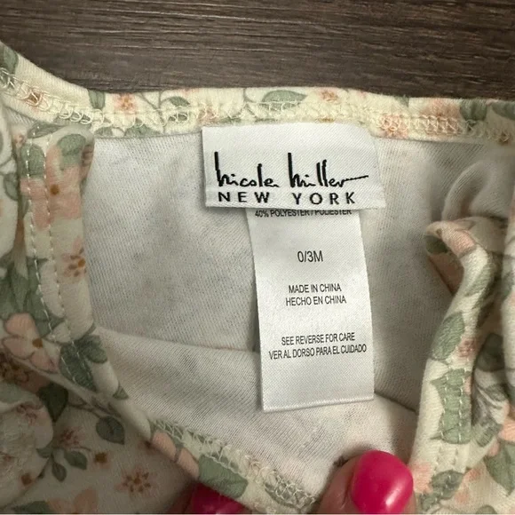 NWOT Nicole Miller Bodysuit and Shorts Set 0-3 Month Floral Ruffle Baby Girl - Picture 3 of 4